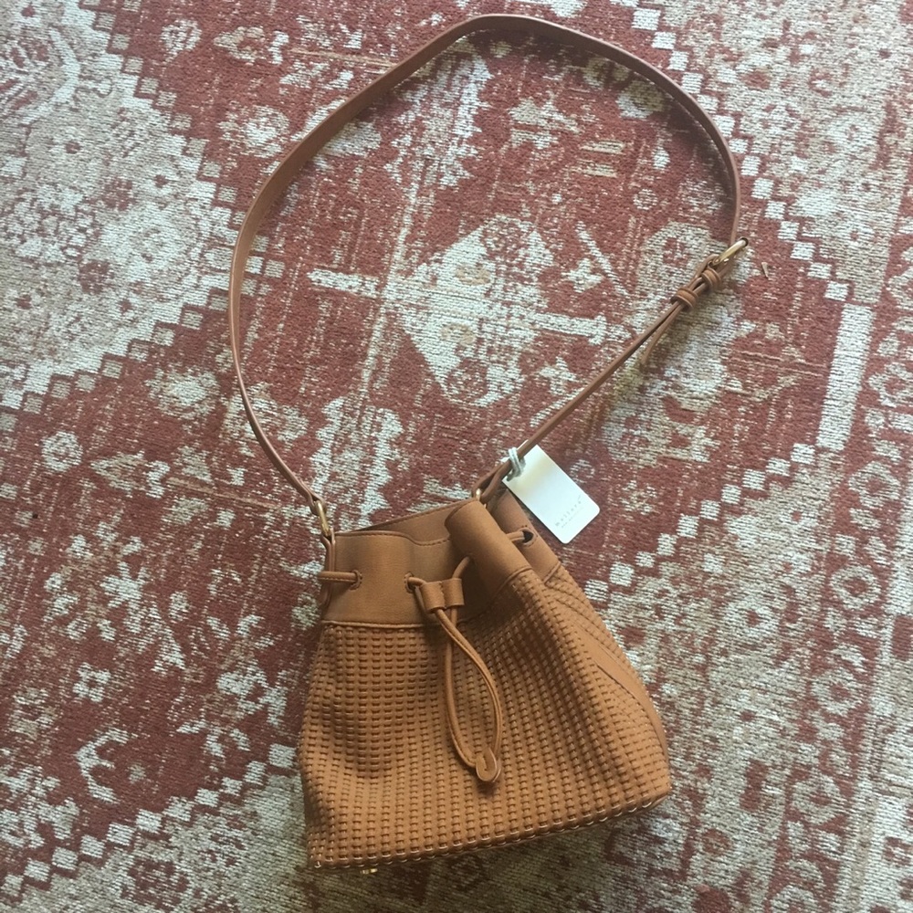 Tan bucket bag